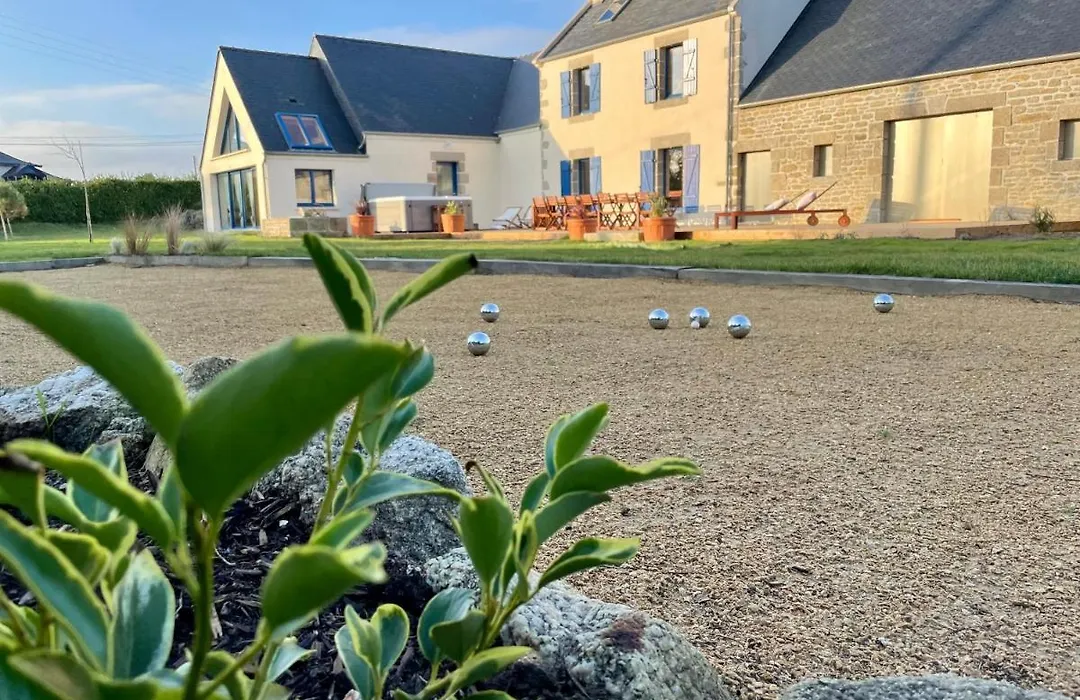Maison Maillots et Bigorneaux, 15 pers, jacuzzi, 40m de la mer-1